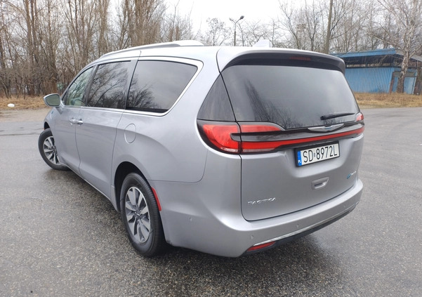 Chrysler Pacifica cena 171585 przebieg: 80500, rok produkcji 2021 z Czersk małe 232